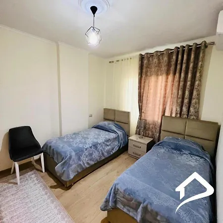 Modern In Center شقة